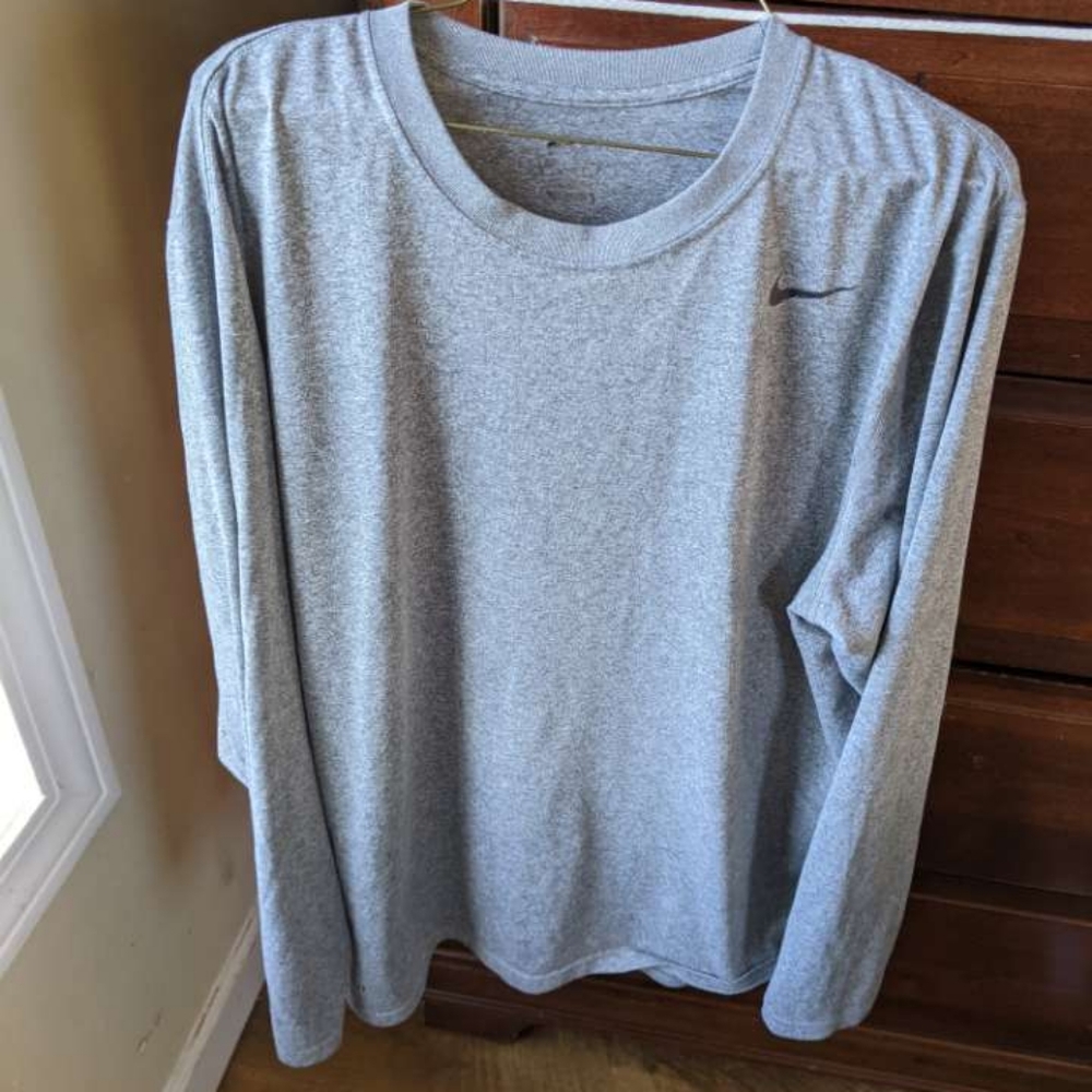 Grey nike active shirt